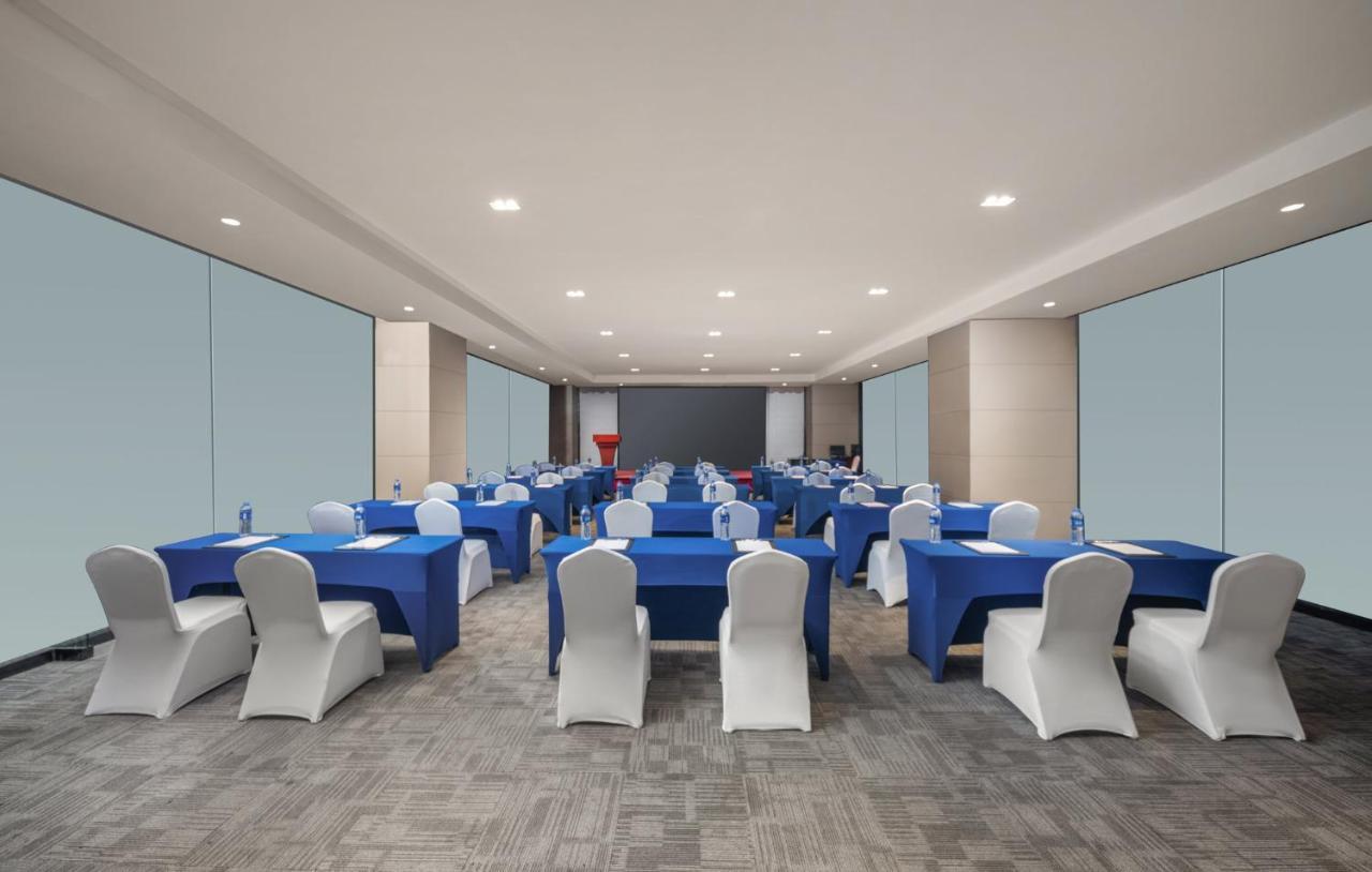 Holiday Inn Express Shanghai Pujiang By Ihg Eksteriør billede